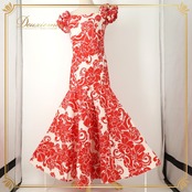 フラダンス 衣装 T&L MUUMUU FACTORY ムームーファクトリー ワンピース ドレス レッド系 ハイビスカス柄 花柄 植物柄 ハワイアンプリント ハワイアン アロハ フラ ダンス レッスン 練習 ハワイアンダンス ホワイト系 赤 白 フリル フレアスカート 練習着 レッスンウェア 華やか 鮮やか