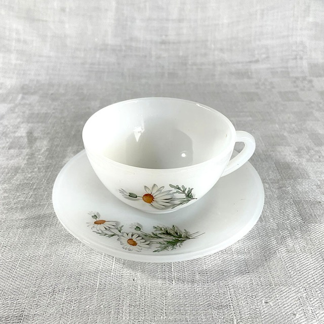 カップ＆ソーサー　arcopal アルコパル　マーガレット 乳白　ティーカップ　コーヒーカップ 19twd9