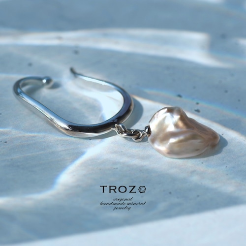 【060 Emerald Song Collection】 パール 鉱物原石 イヤーカフ 天然石 アクセサリー