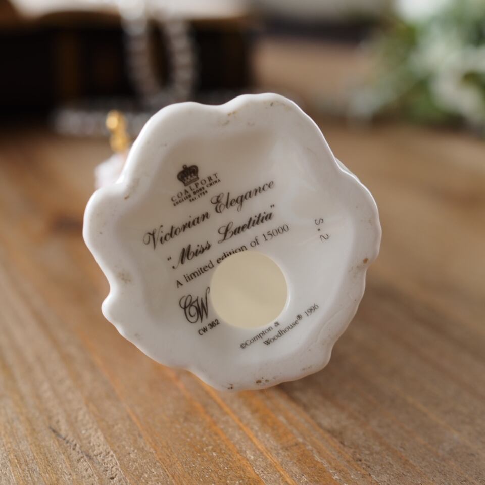 フィギュリン 英国コールポート Miss Letitia 陶器人形 | antique