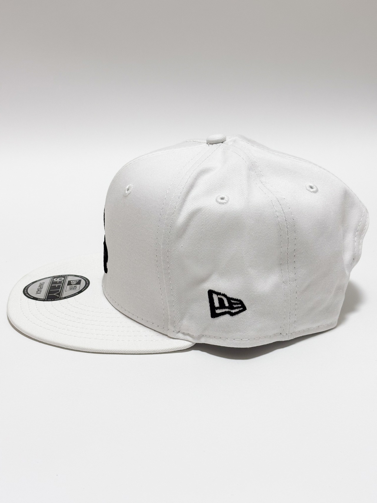 GOLF BOND CLUB 3D NEEDLE CAP WHITE