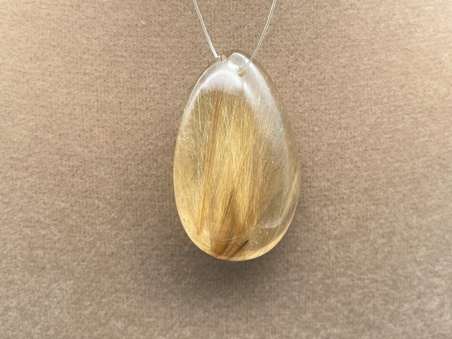 ペンダントトップ素材（ルチルクォーツ）