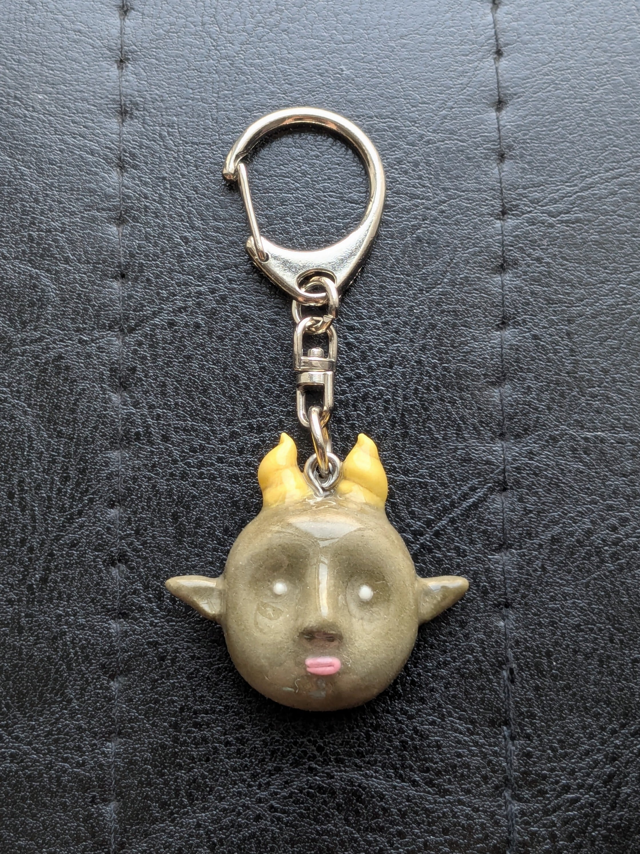 クラゲの揺れる海のシャカシャカキーホルダー | PAY ID