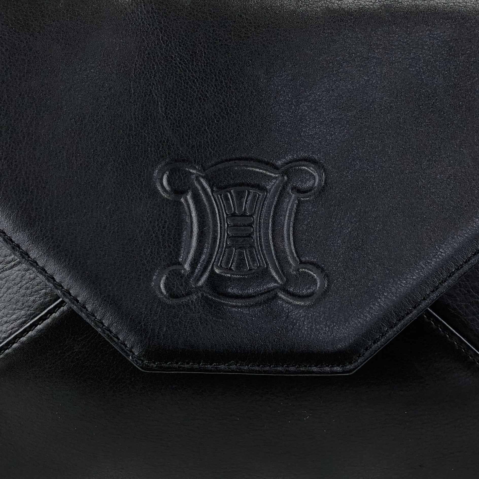 CELINE セリーヌ ショルダーバッグ ブラック トリオンフ レザー