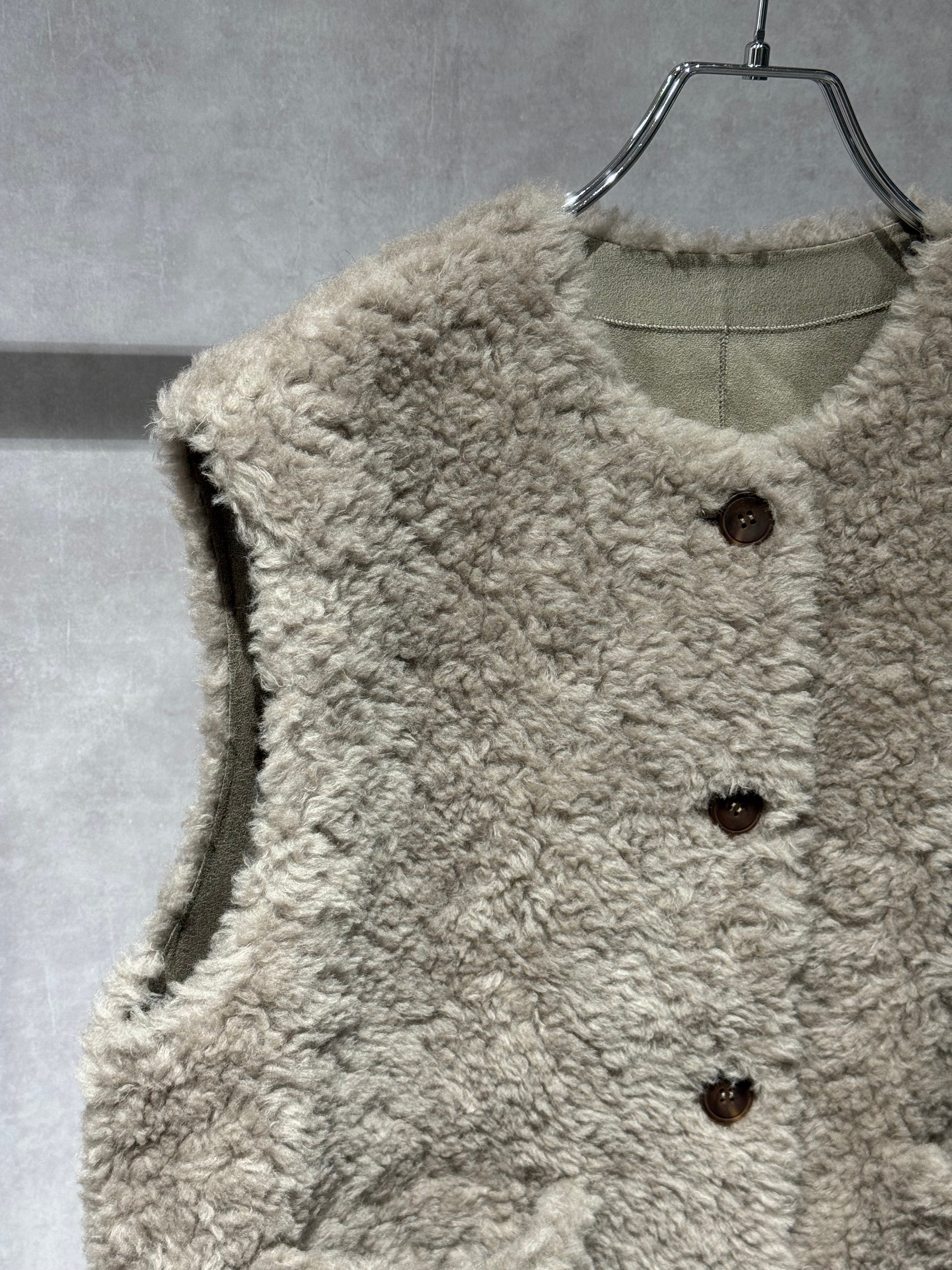 pocket design boa vest