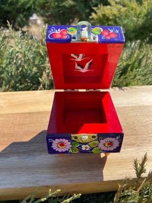 ペトリキフカ塗り　木製ジュエリーボックス（ホメンコ作）　小物入れ