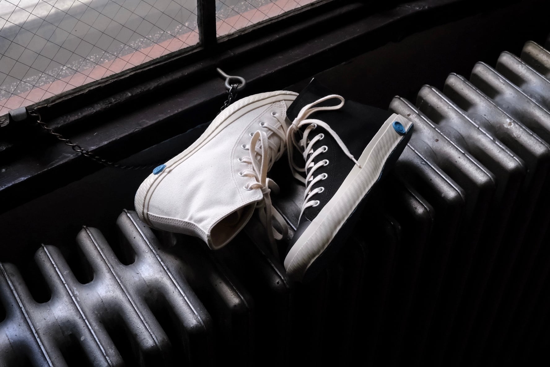 福岡久留米 SHOES LIKE POTTERY（シューズライクポタリー）ハイカット 黒、白 / MOONSTAR  (ムーンスター ) 22,23,24,25,26,27,28,29cm スニーカー  ヴァルカナイズド製法 / 大阪 OSAKA