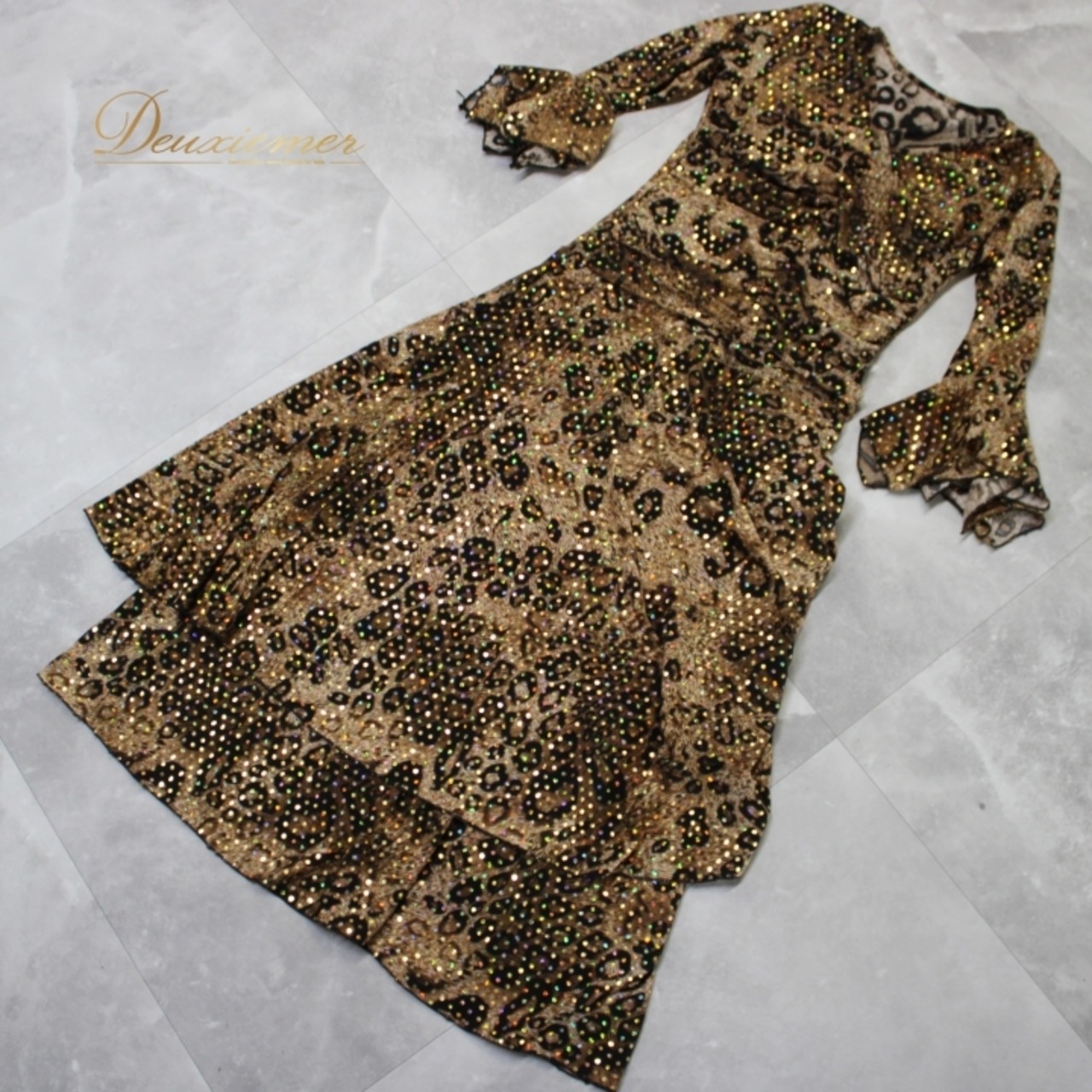 社交ダンス 衣装 スタンダード ドレス ワンピース レッスンウェア パーティドレス 黒 茶 ヒョウ柄 ベージュ系 ブラウン系 ブラック系 上品 ダンス用 大人 女性 おしゃれ 伸縮性あり フレア スカート 舞台衣装 セクシー パーティー コンサート カジュアル エレガント シンプル 洗練された ヒョウ柄ドレス ビジュアル インパクト