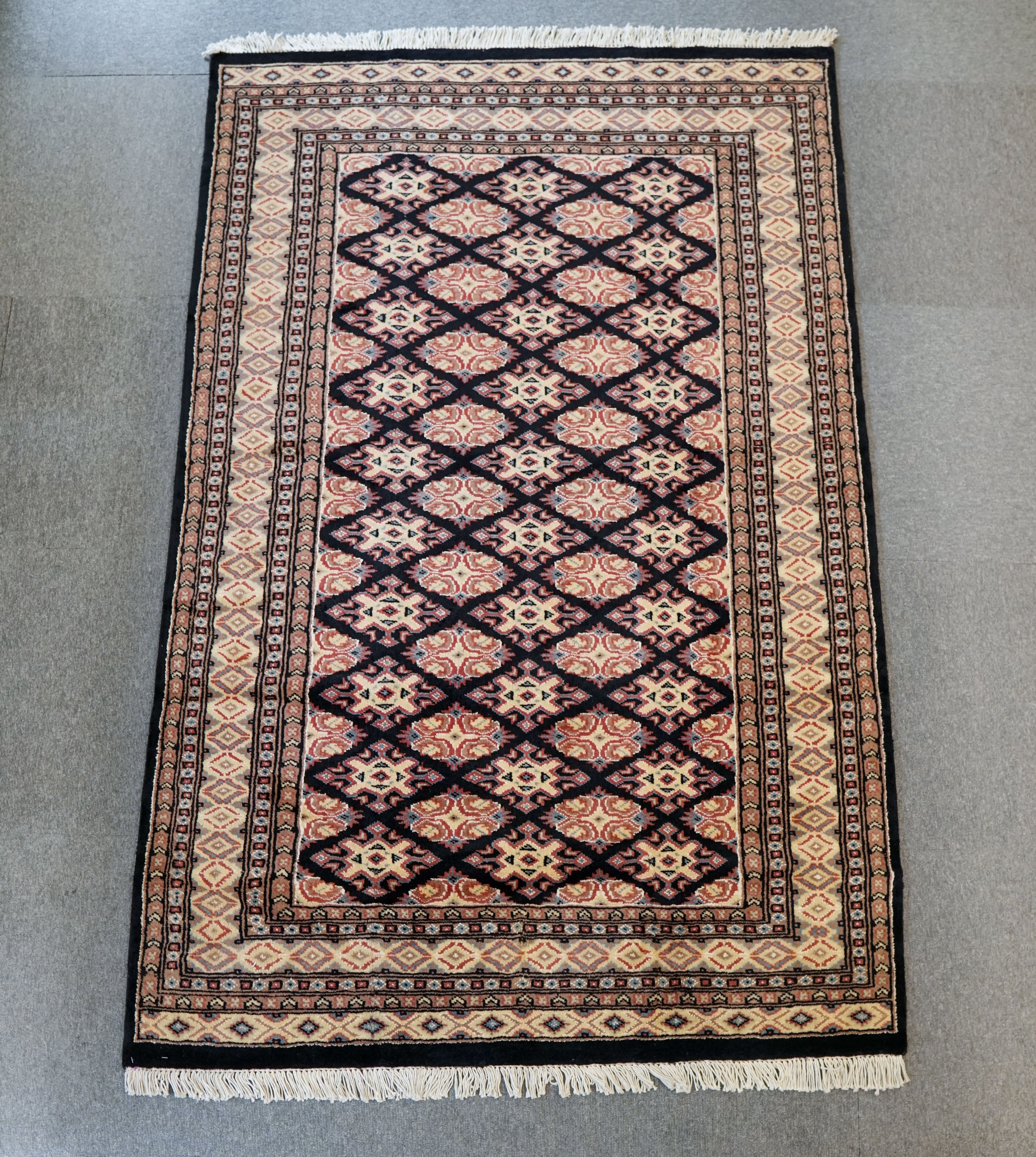 190×121cm【パキスタン手織り絨毯】 | Decorworks