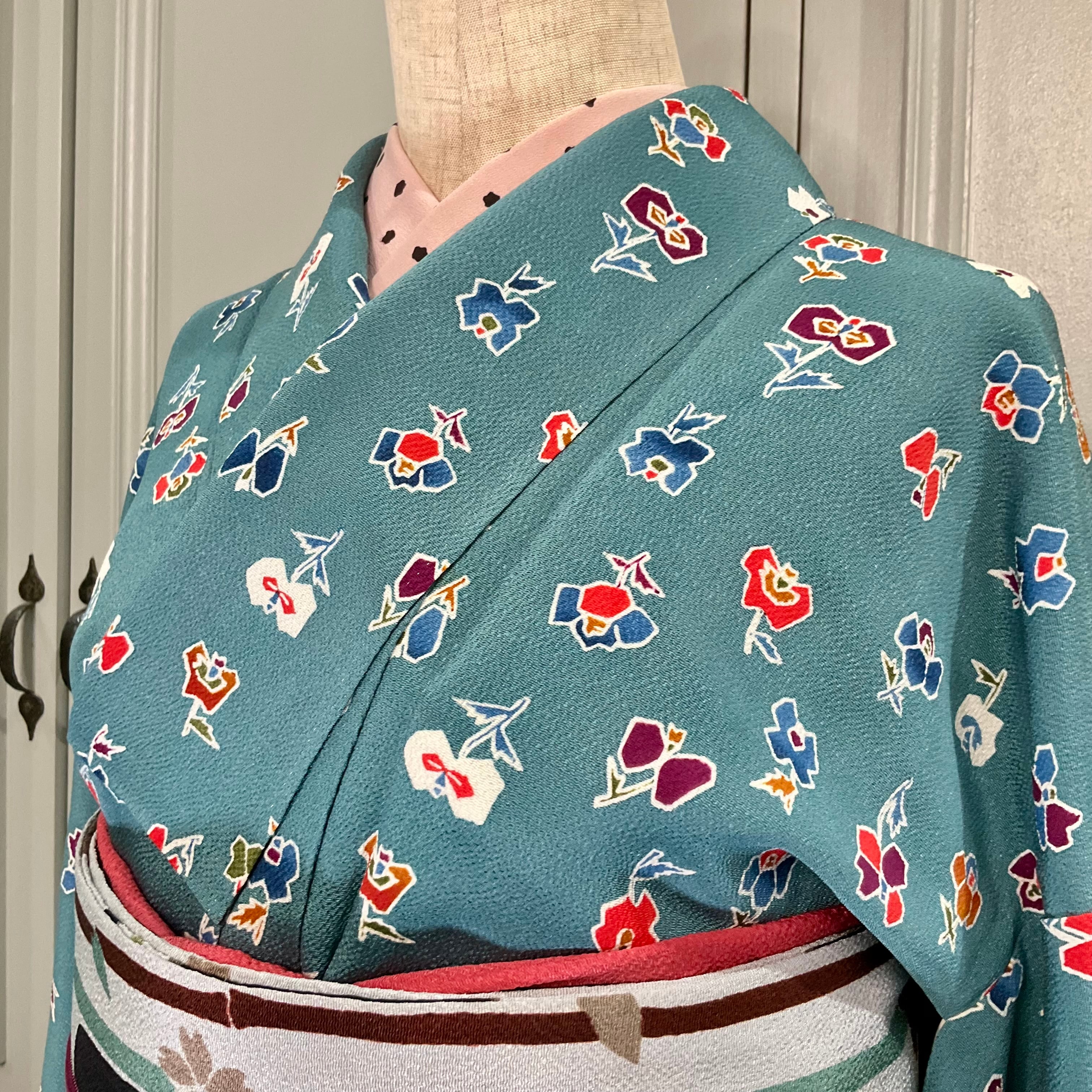 long*retro flower*ちりめん レトロ 花浅葱色 型染め 小紋着物 long*retro flower*ちりめん レトロ 花浅葱色 型染め 小紋着物