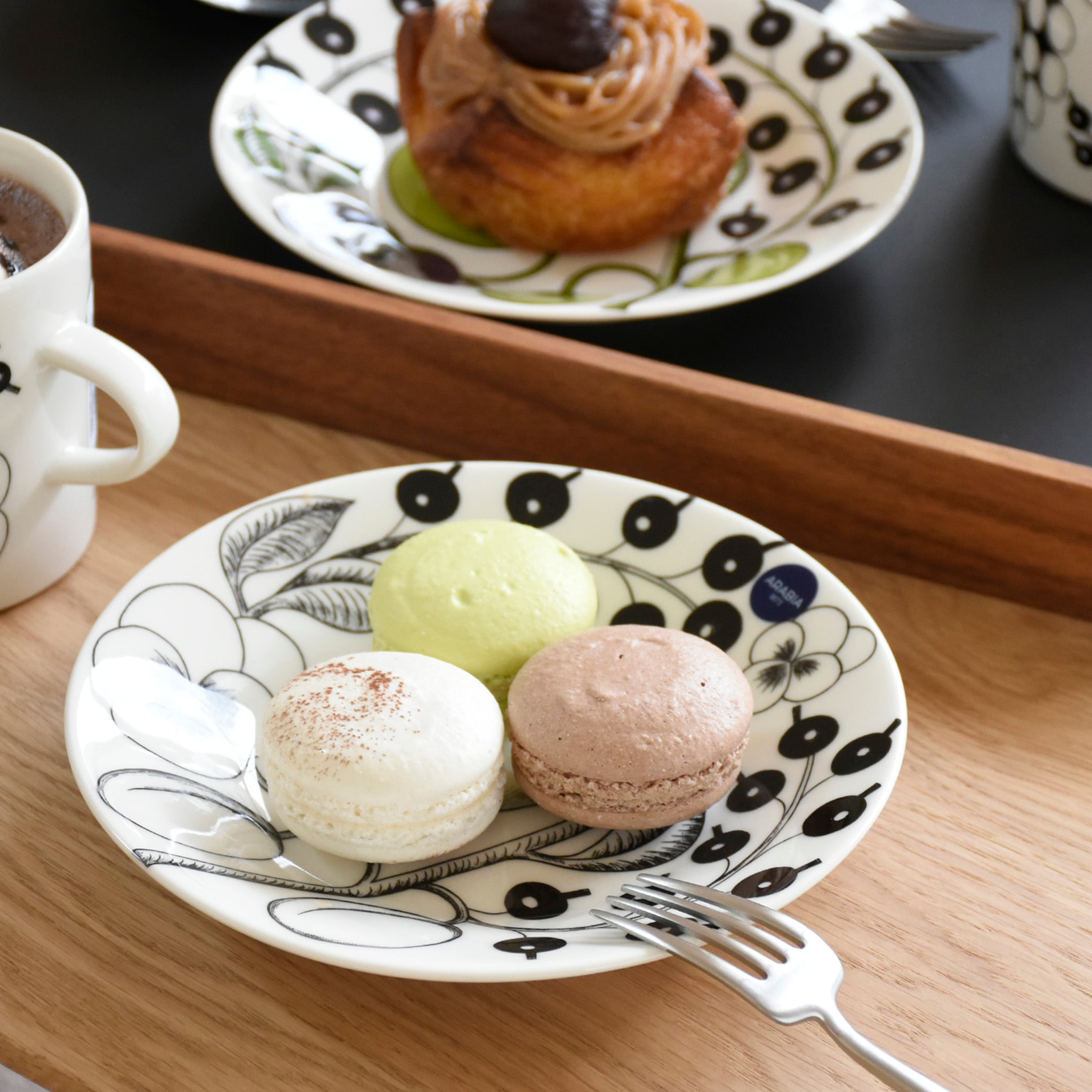 パラティッシ プレート 16.5cm / ソーサー ブラック / Paratiisi Plate