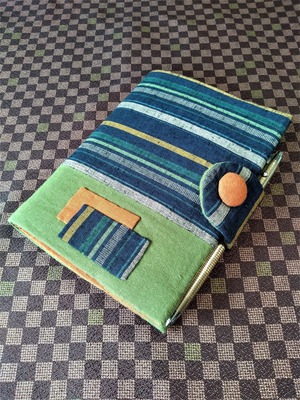 遠州綿織物手縫い手帳カバー・Aタイプ(A6サイズ＝文庫本サイズ)