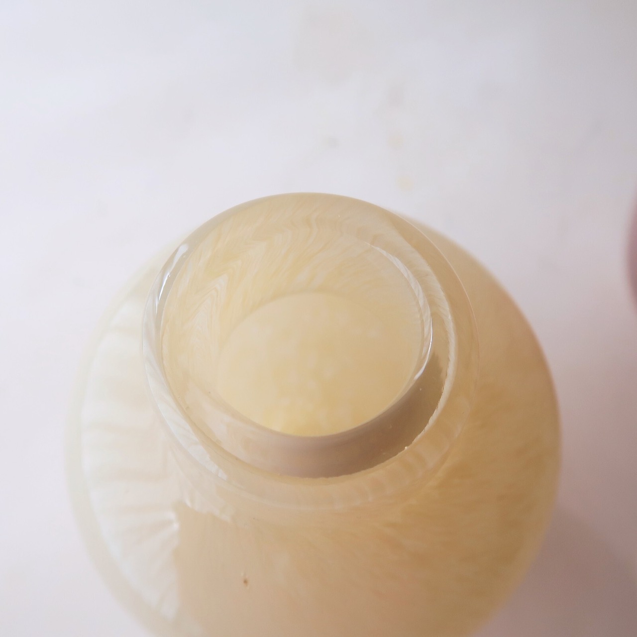 毛並のような花瓶