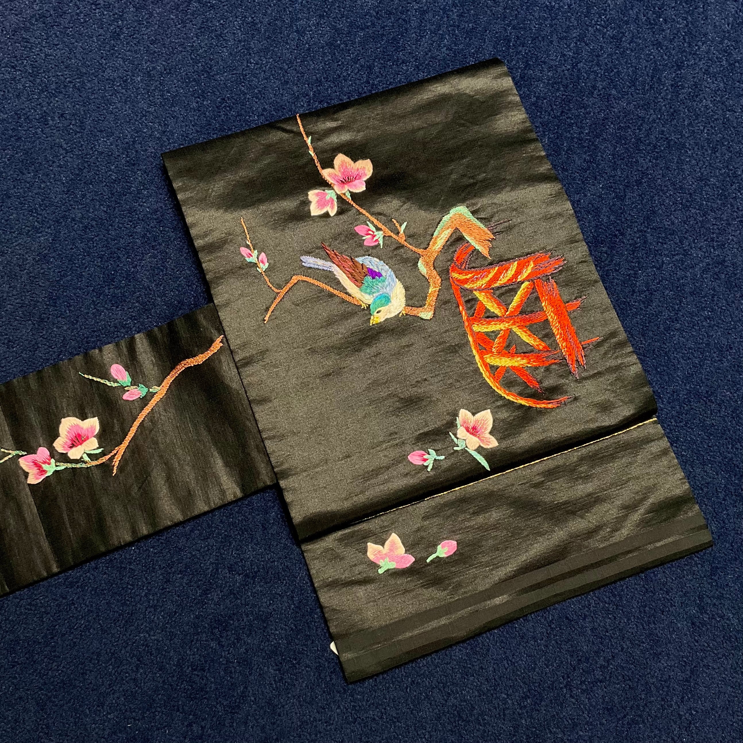 桃の花とさえずり＊小鳥 刺繍 黒繻子 アンティーク名古屋帯 B410