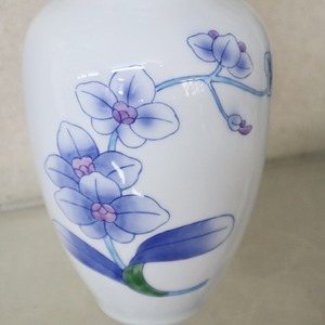 有田焼　胡蝶蘭（紫）花瓶　仏壇用（化粧箱付）18-055