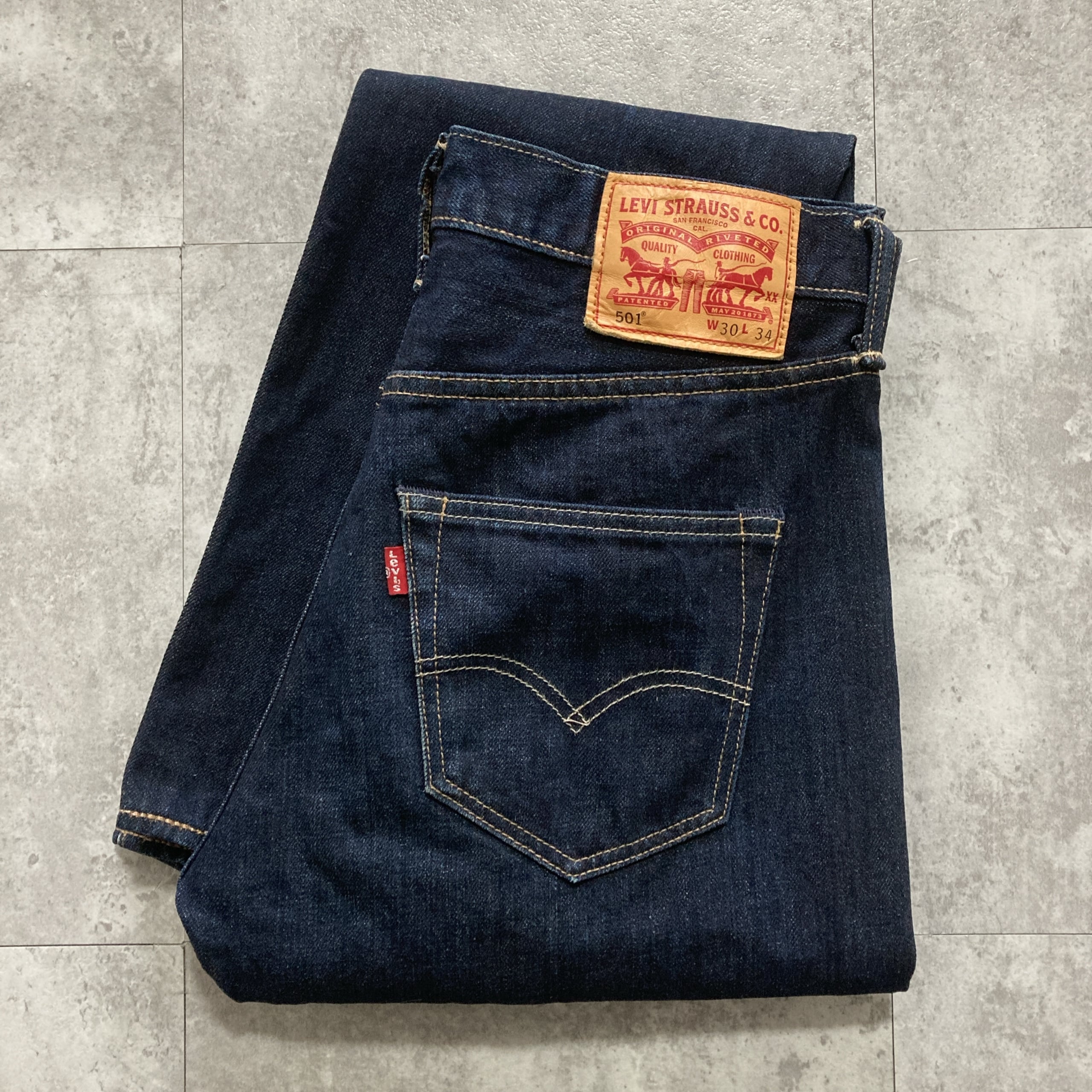 Levi's USA製　501　デニム【W31 L32】縦落ち　ひげ　ハチノス Levi´s USA製 501 デニム【W31 L32】縦落ち ひげ ハチノス