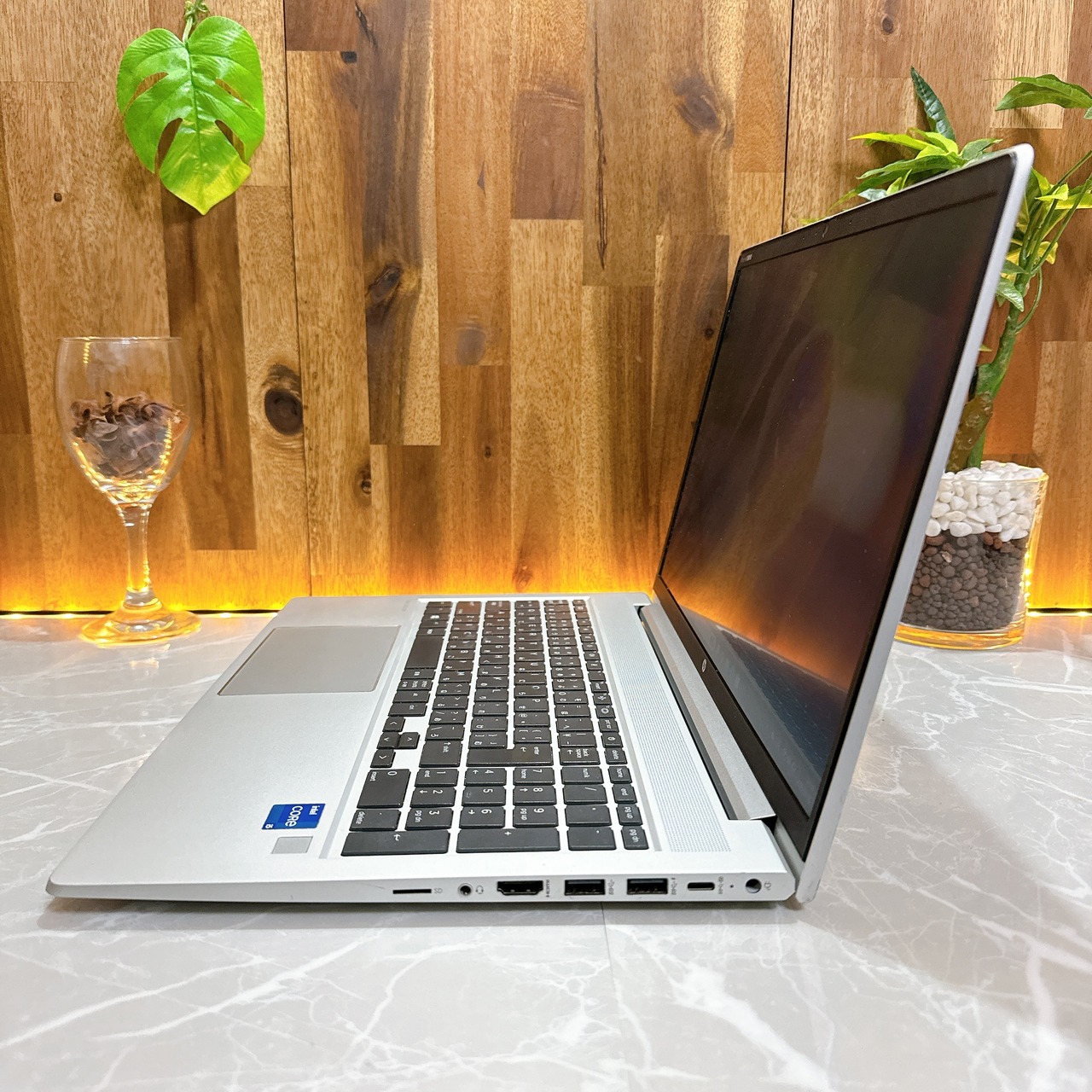 2021年式/HP ProBook450 G8/メモリ8GB/Corei5第11世代 /SSD256GB/人気ノートパソコン