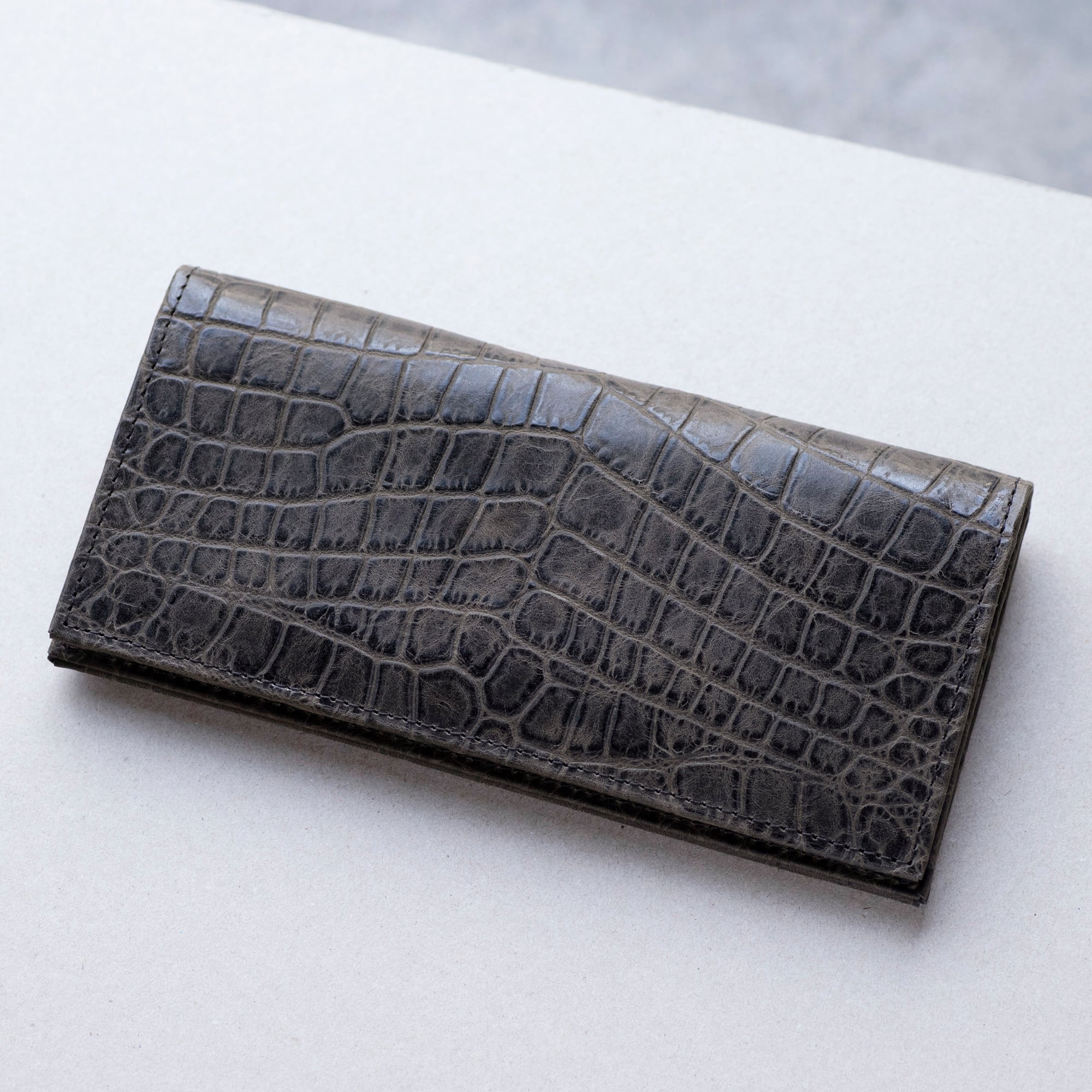 スリムロングウォレット (クロコダイルエンボスレザー) 【aw-12ec