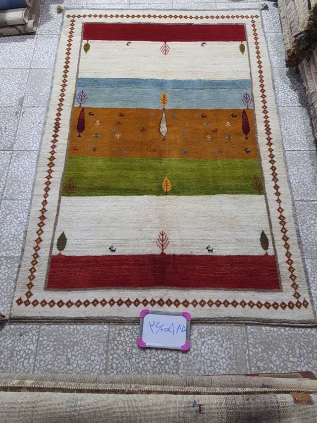 絨毯クエスト79【No.195】Gabbeh　ギャッベ　※現在、こちらの商品はイランに置いてあります。ご希望の方は先ずは在庫のご確認をお願いします。