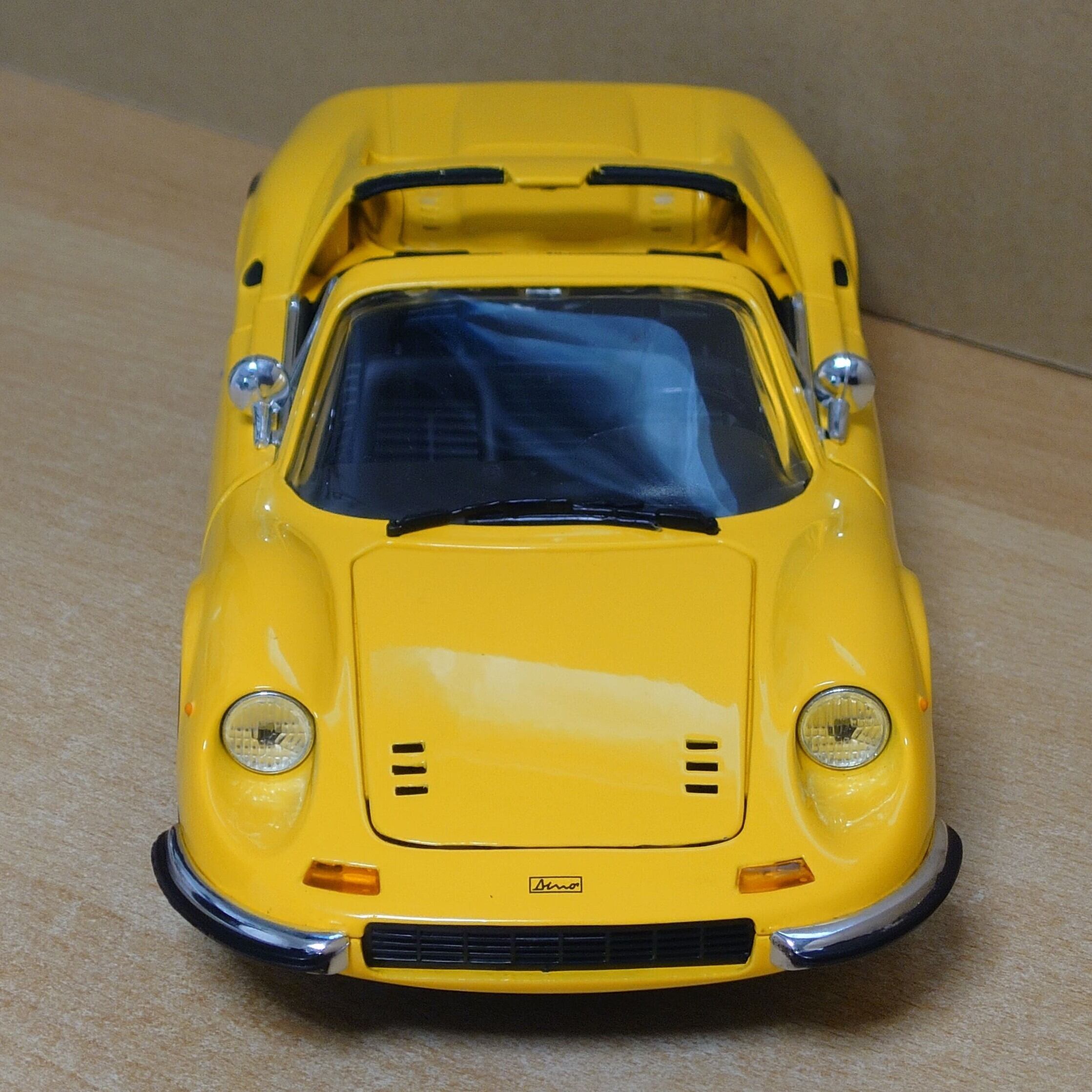 1/18 フェラーリ ディーノ246GTS Ferrari Dino イエロー Hot 1/18 フェラーリ ディーノ246GTS Ferrari Dino イエロー Hot