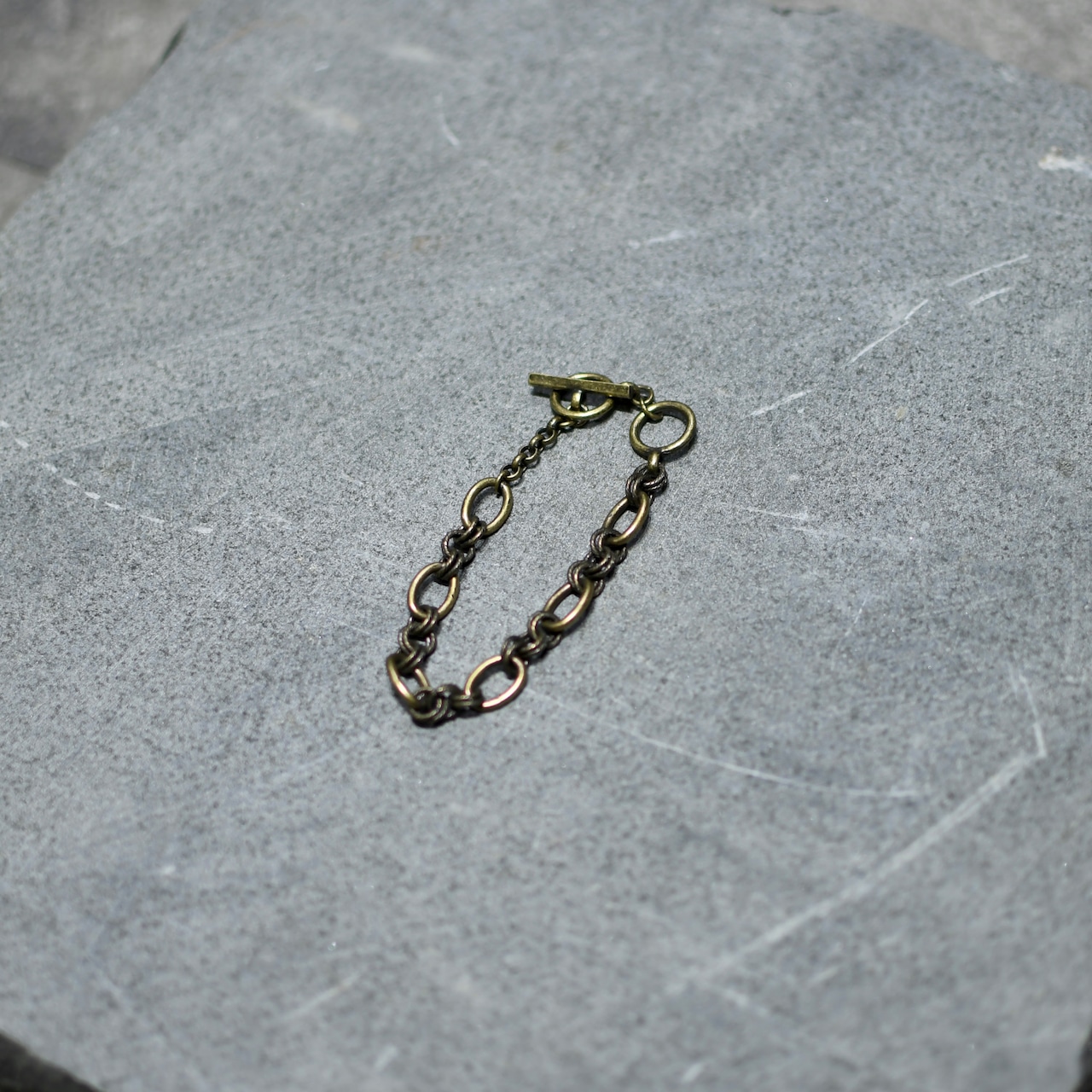 design toggle chain bracelet