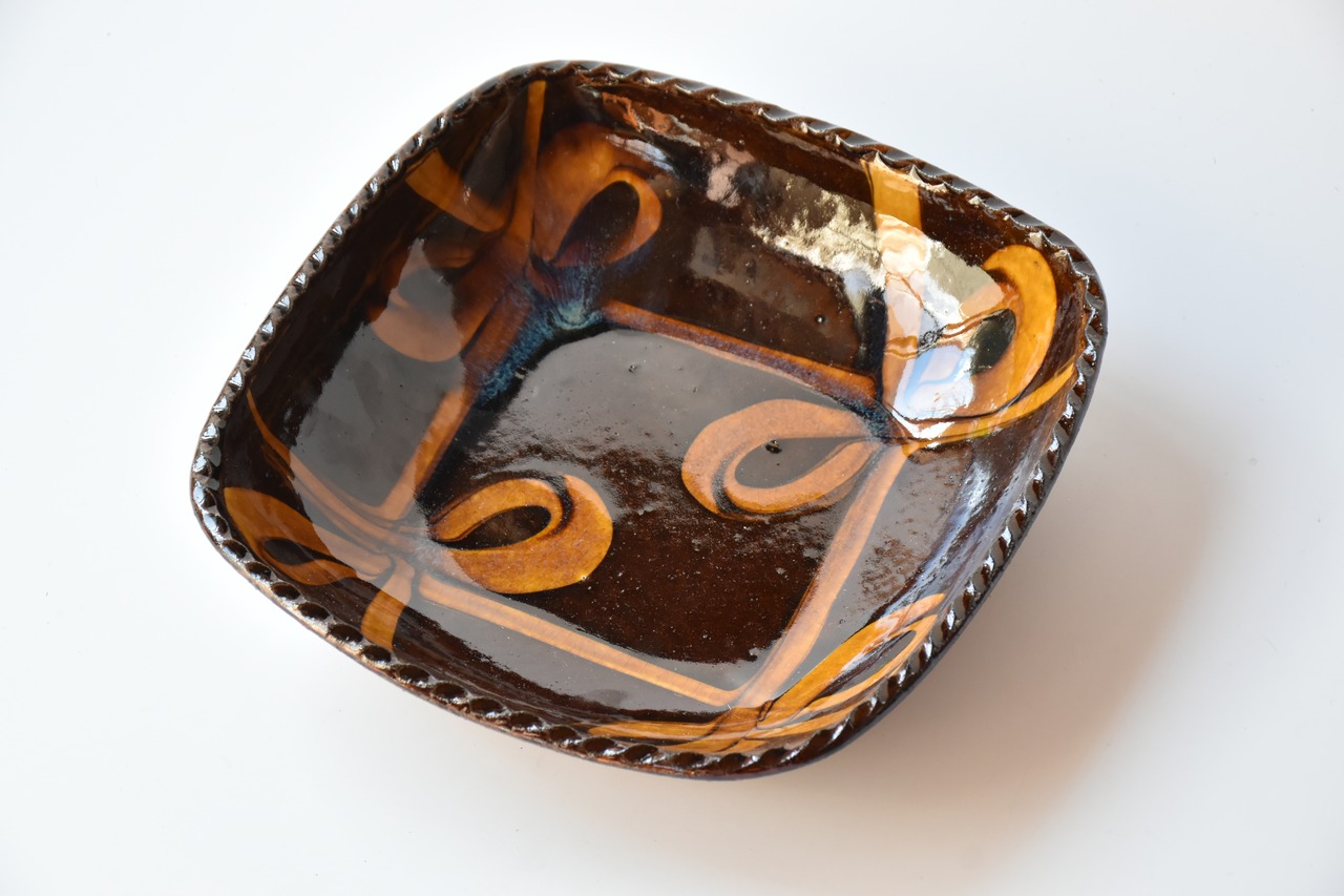 小代焼ふもと窯 / 井上尚之 : 角鉢 スリップウェア ②