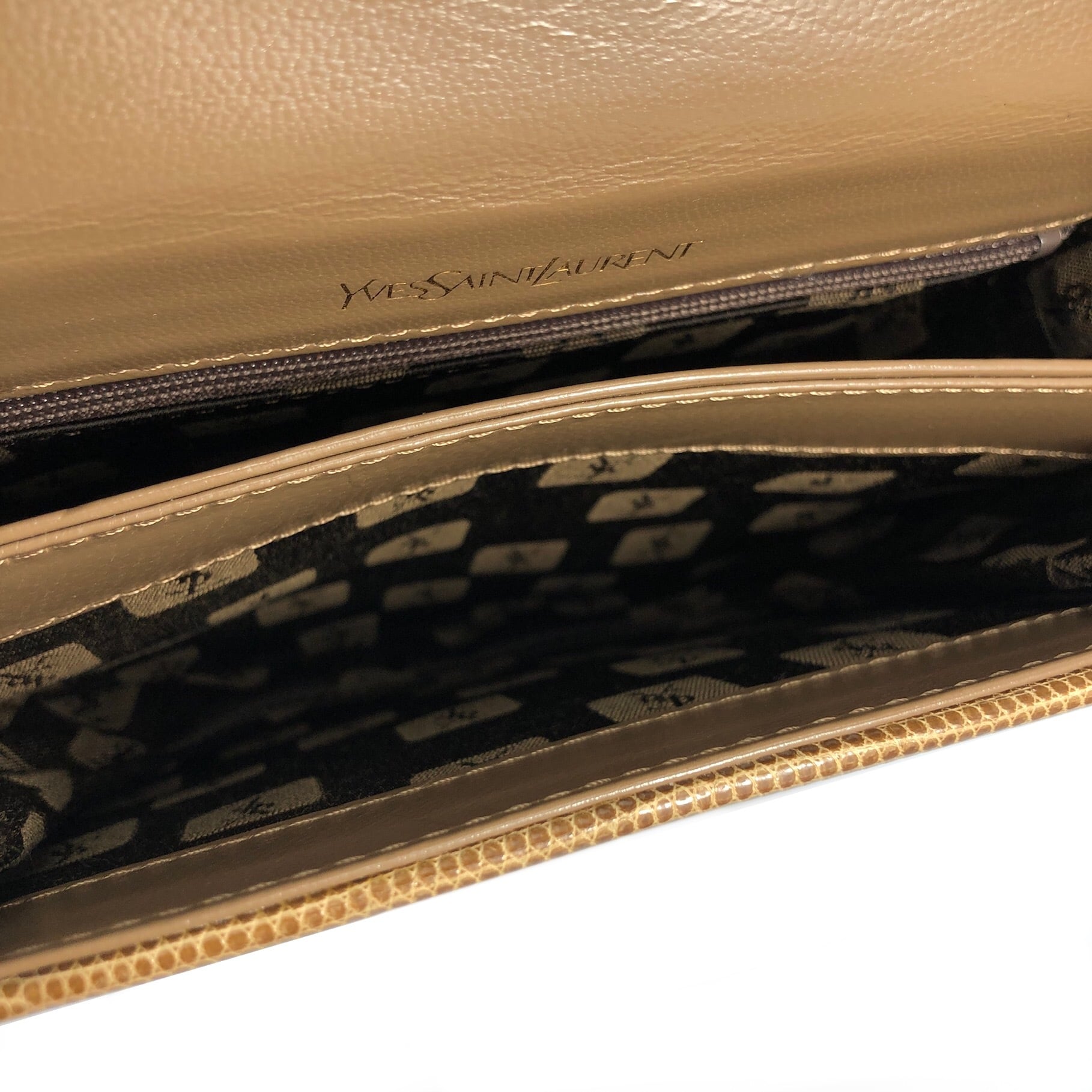YVES SAINT LAURENTイブ サンローラン ラウンドシルバー 美品 Yves Saint Laurent YSL サンローラン ラウンド ウォッチ 腕時計