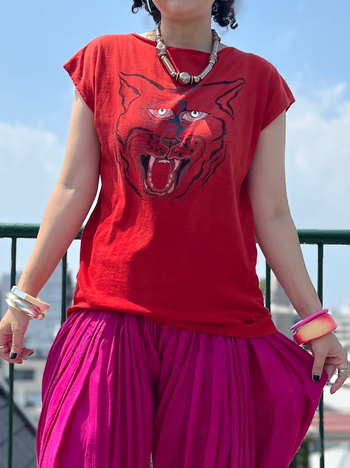 Vintage red animal × beads T-shirt