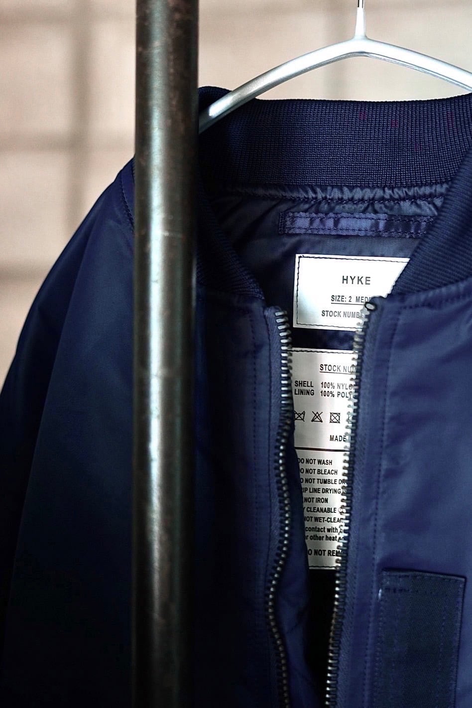 HYKE / TYPE L-2A JACKET (BLACK / NAVY) | JUQUI Online