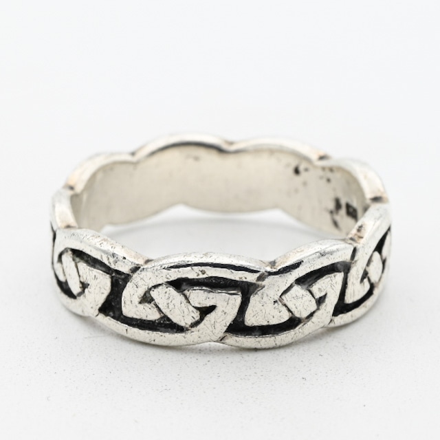 Celtic Knot Design Wavy Irish Ring #21.5 / Ireland