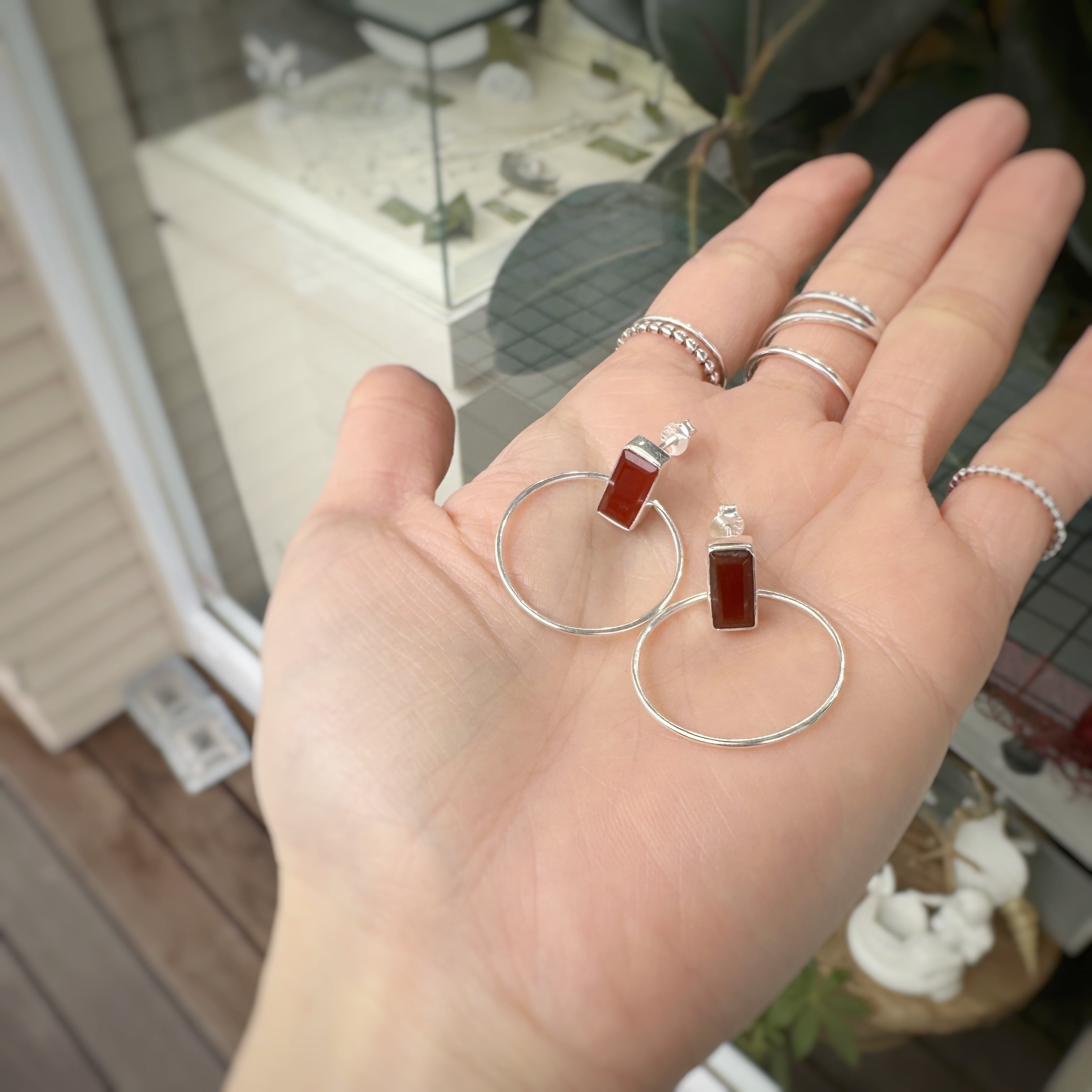 残りわずか】スィングリング スタッド ピアス カーネリアン | 【公式