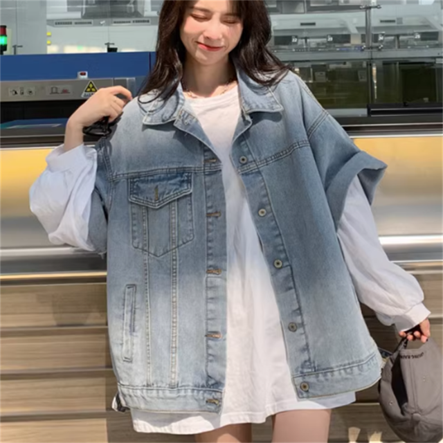 【送料無料】 デニムジャケット アウター 羽織り ジャケット ロング 袖あり 長袖 Vネック フレア Aライン 薄手生地 デニム かわいい 大人可愛い 綺麗 シンプル カジュアル おしゃれ お洒落 大人女子 こなれ感 コンサバ 定番アイテム 体型カバー ガーリー ヘルシー系 無地 20代 30代 40代 レディース 女性用 ママ服 デート お出かけ 女子会 お呼ばれ お茶会 授業参観 休日 誕生日会 アウトドア 秋 着回し 普段使い 韓国 オルチャン ファッション オーバーシルエット プチプラ