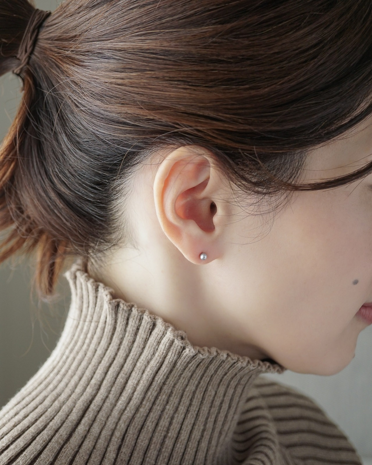 極小パールピアス-Gray／K14GF