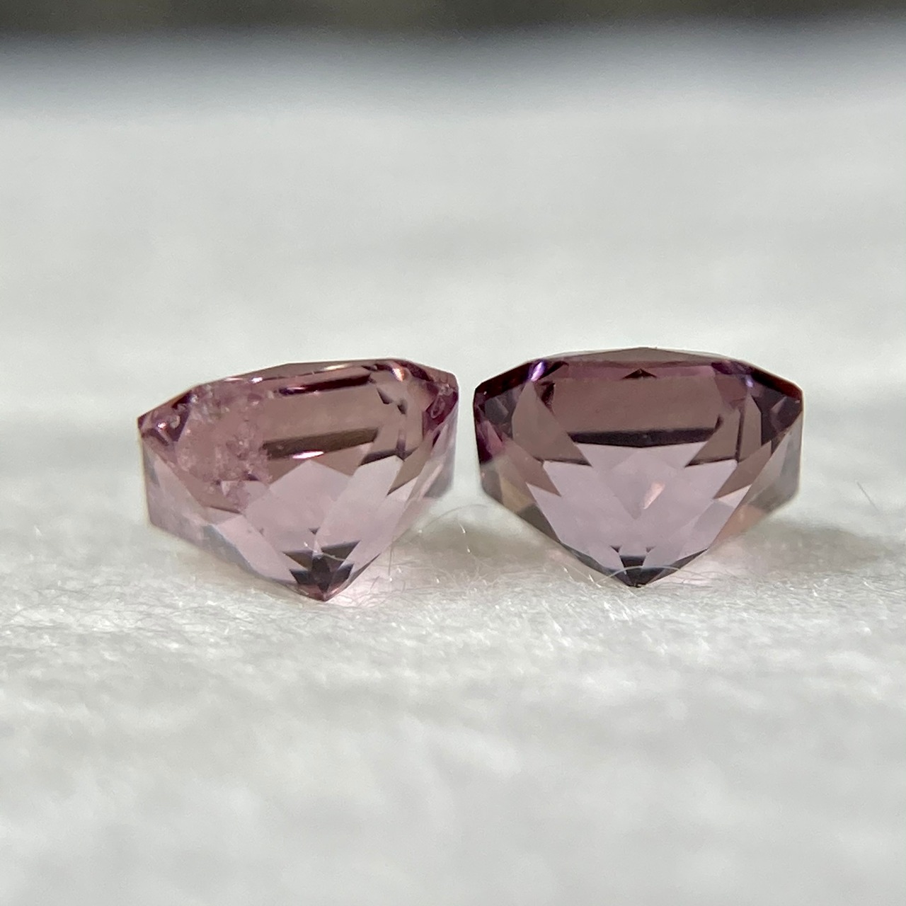 クッションみたいなスピネル 訳あってお買い得 約4mm*4mm 2点セット r-0020