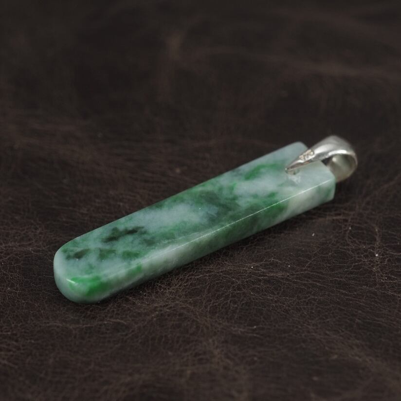糸魚川翡翠 深緑 ペンダントトップ 3.4g Itoigaw green Jadeite
