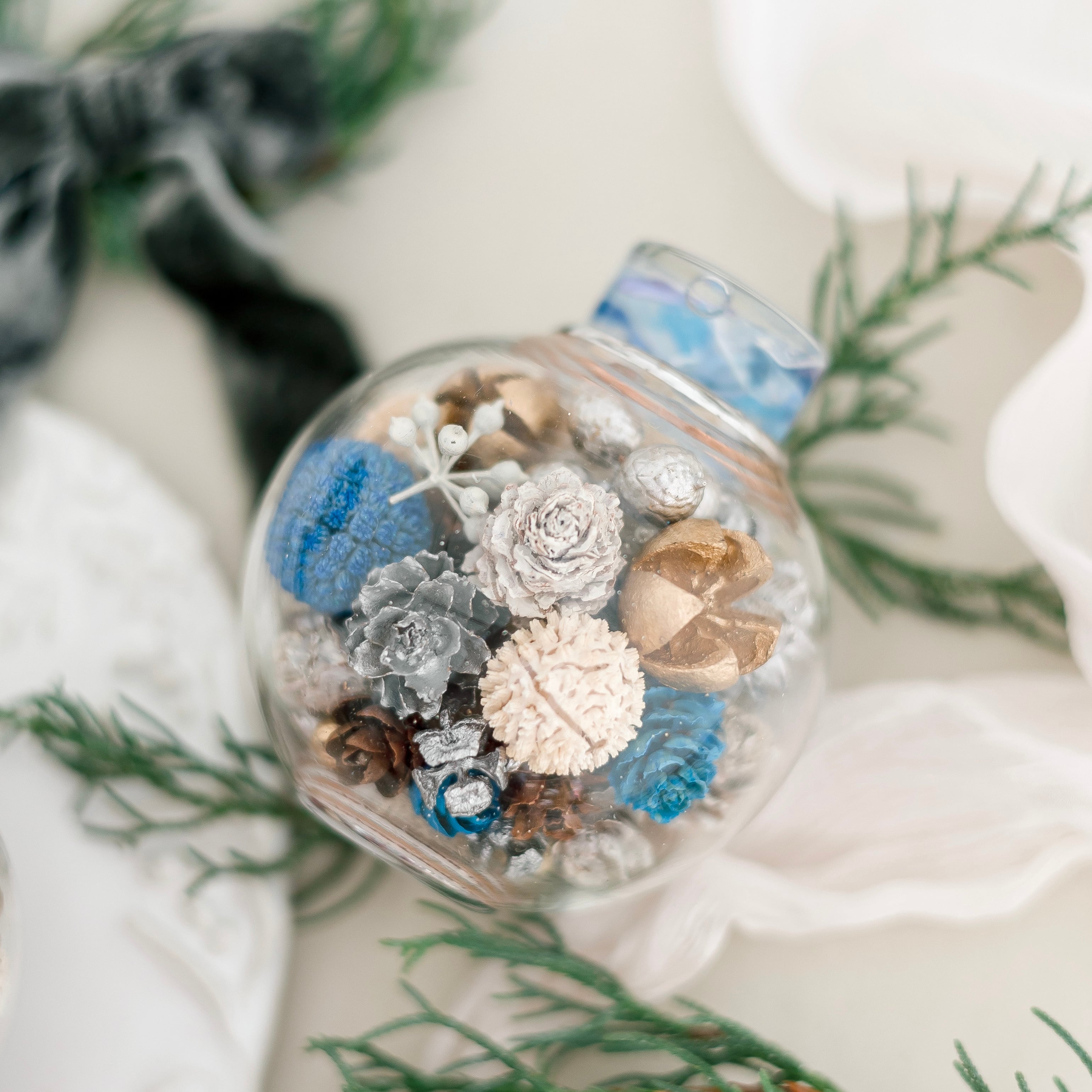 ガラスポッドの万華鏡『フラワーポッド』ドライフラワー千日紅／light