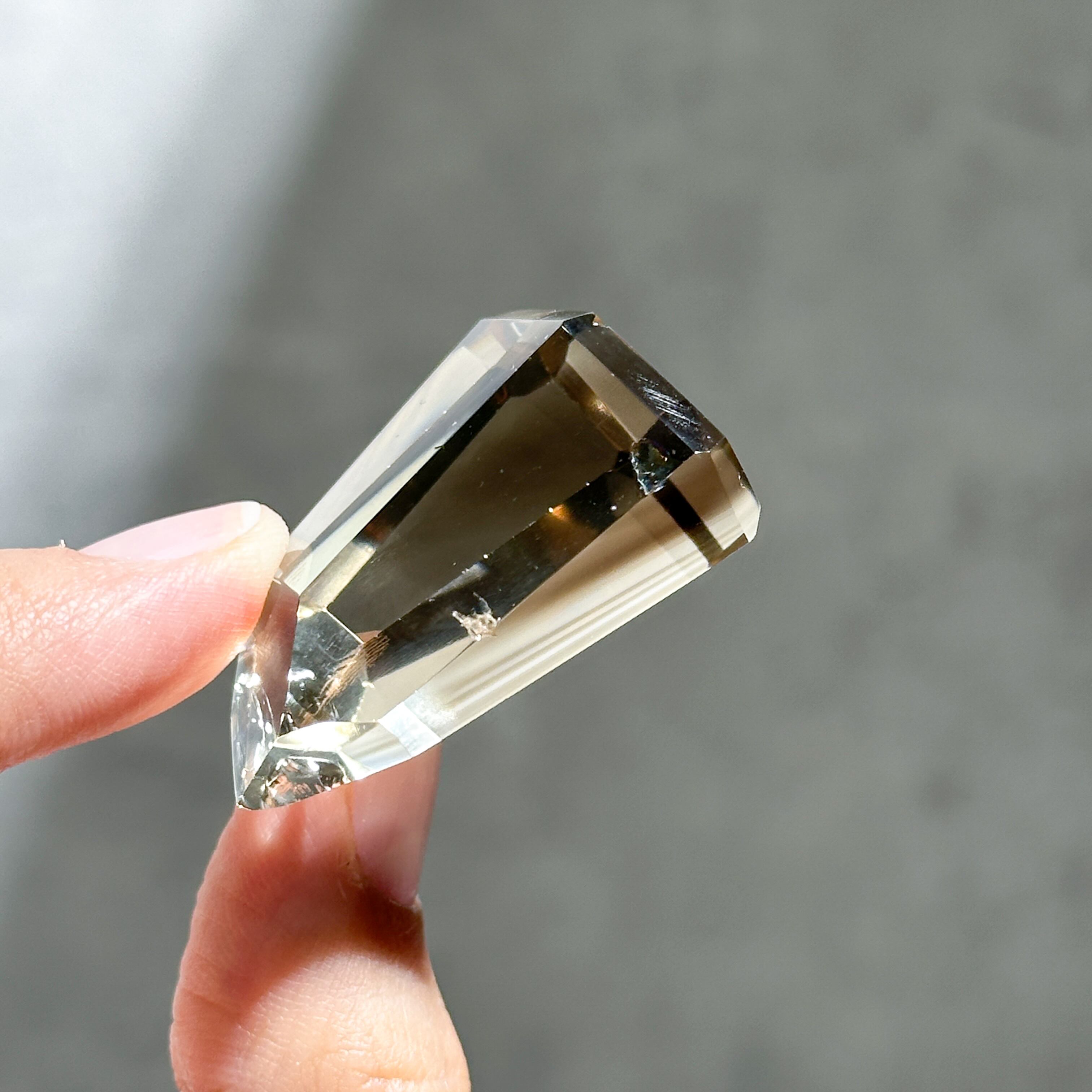 シトリン ファントム タワー ファントム◎シトリン（黄水晶） タワー 63◇ Citrine ◇ 天然石・鉱物