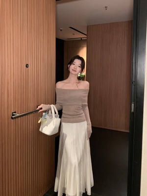 Glossy Material Pleated Flare Long Skirt【H00072】