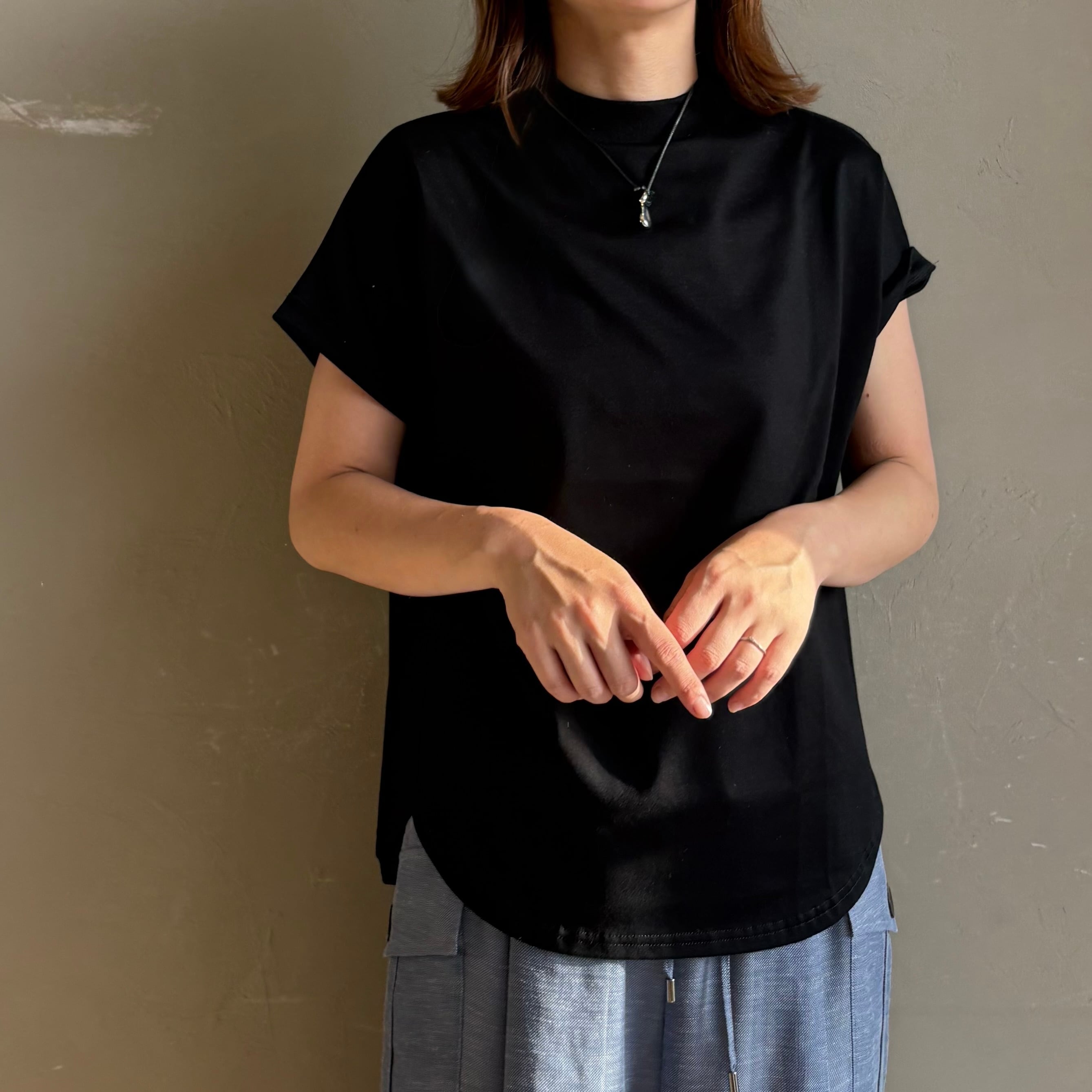 【 QTUME 】モックネックフレンチスリーブTシャツ