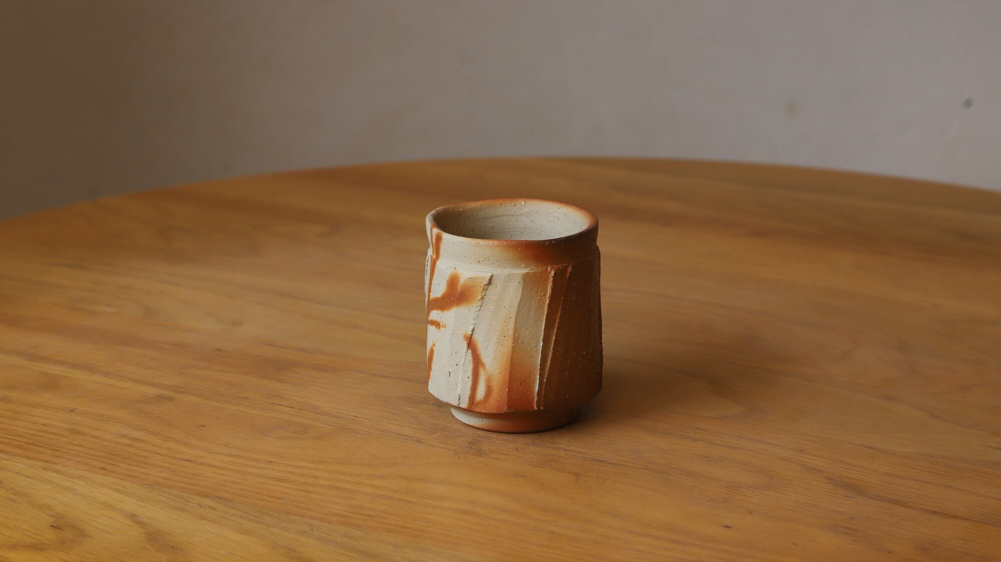 楽焼秘嚢 澁田寿昭 2025【緋襷鎬カップ】WS-19 | 暮らしと珈琲｜豊かな