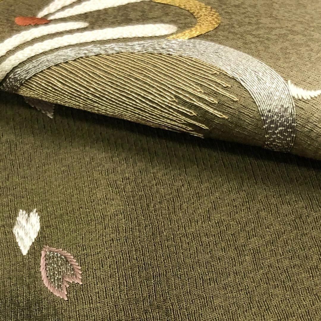 付下げ 可愛いうさぎに月 花びら模様 飛び柄刺繍 駒刺繍
