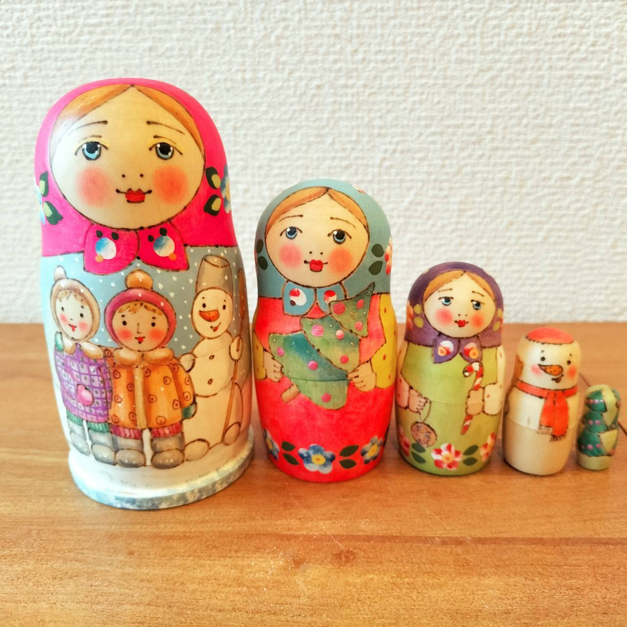 【LYH061】 北欧雑貨のインテリア、リューバ作のマトリョーシカ グジェリ LYH119】北欧ロシア雑貨 マトリョーシカ リューバ作 【子供たち
