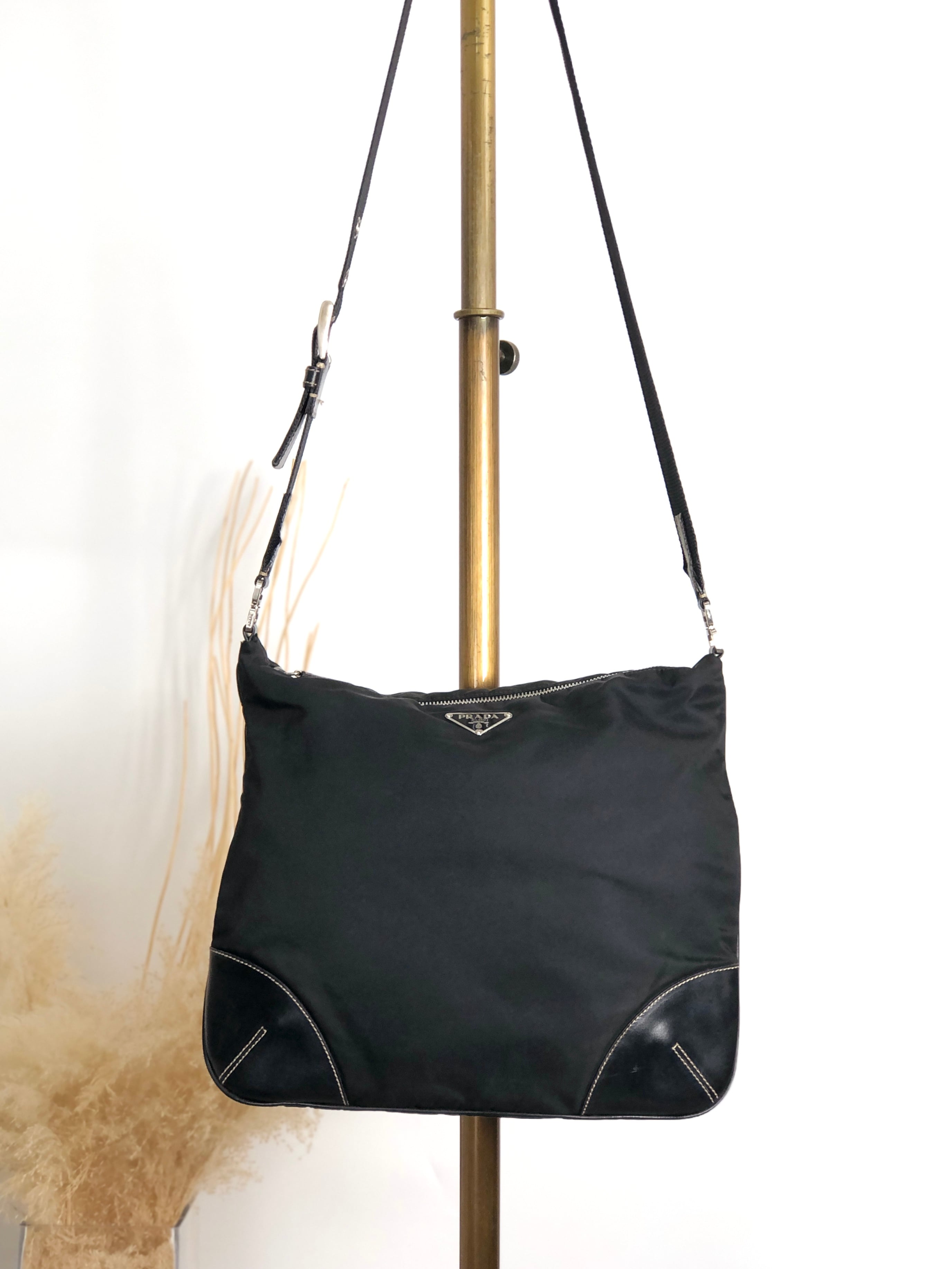 PRADA プラダ ショルダーバッグ ブラック トライアングルロゴ ナイロン