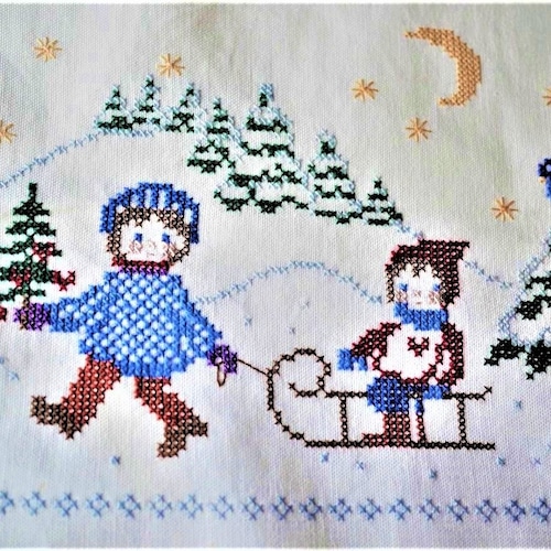 雪遊びの情景刺繍　テーブルクロス クロスステッチ