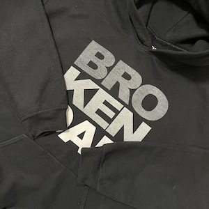 【GILDAN】ビッグロゴ プリント BROKEN OAR スウェット パーカー プルオーバー フーディー L US古着