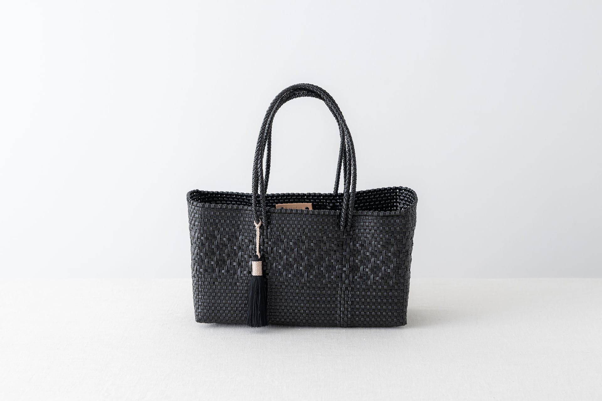 真藤舞衣子さん×天然生活 メルカドバッグ・タッセル付き 小 | 天然生活