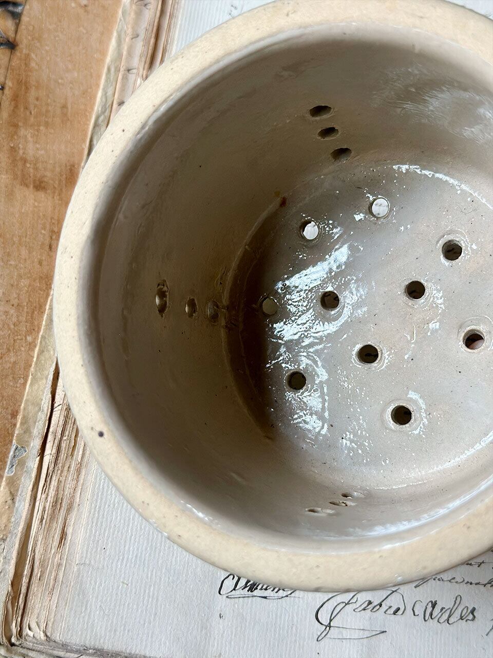 フロマージュ用水切りポット 陶器の入れ物 チーズ | Brocante de La