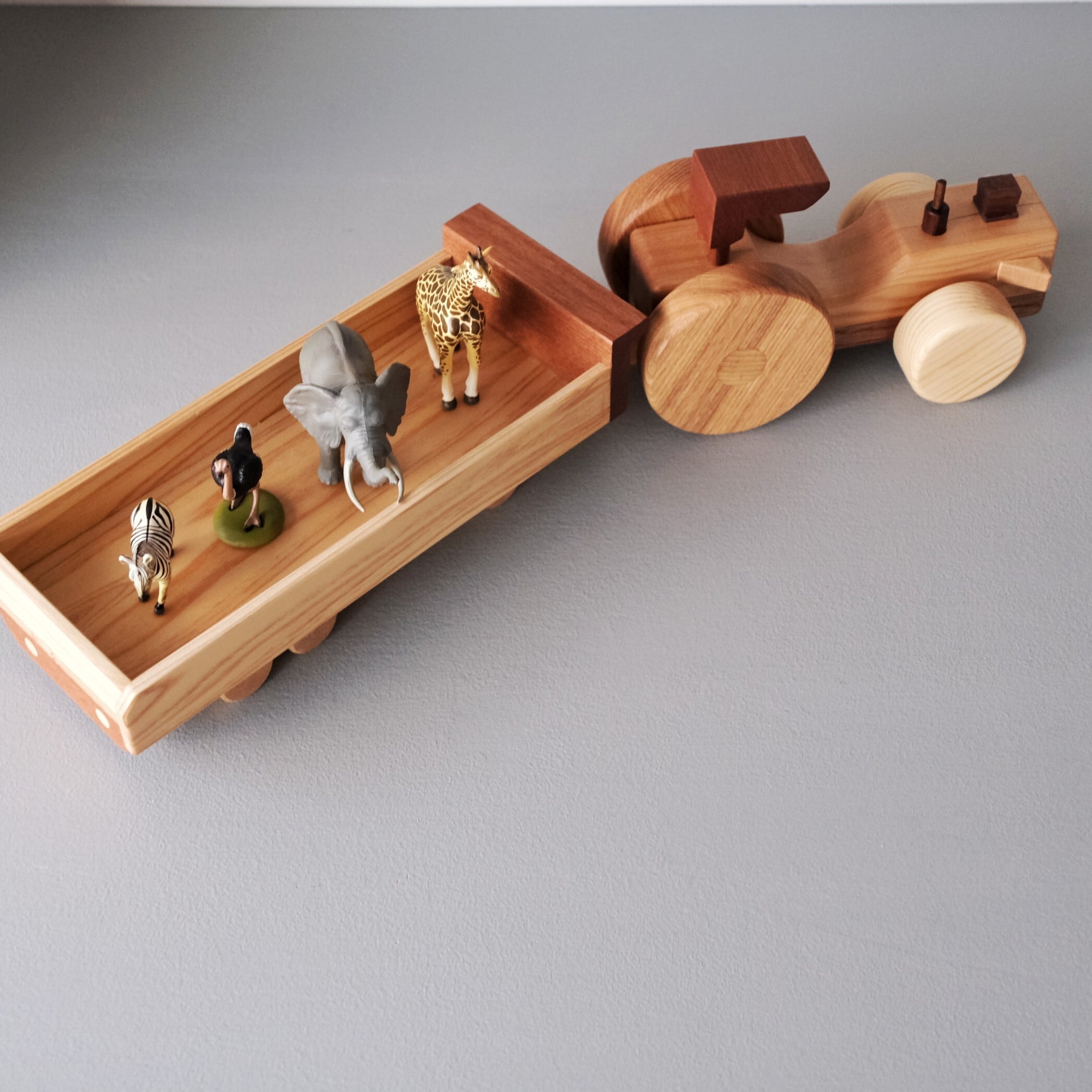 木のおもちゃ トラクター | ulue furniture works