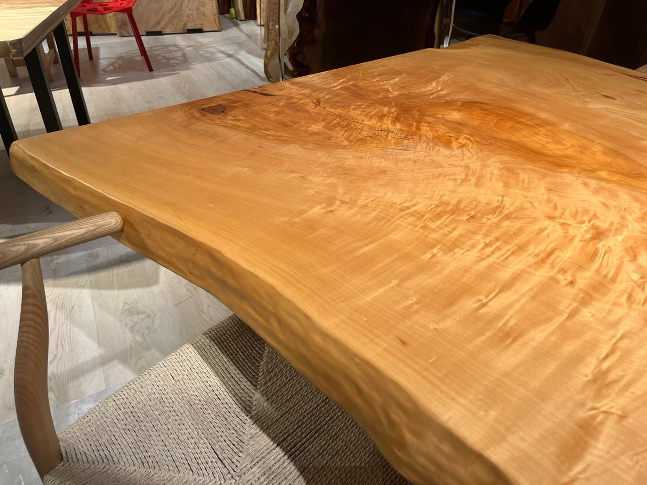 白栃（トチ）_1920×840-920-1250×62_青山店_テーブル天板/一枚板 18560