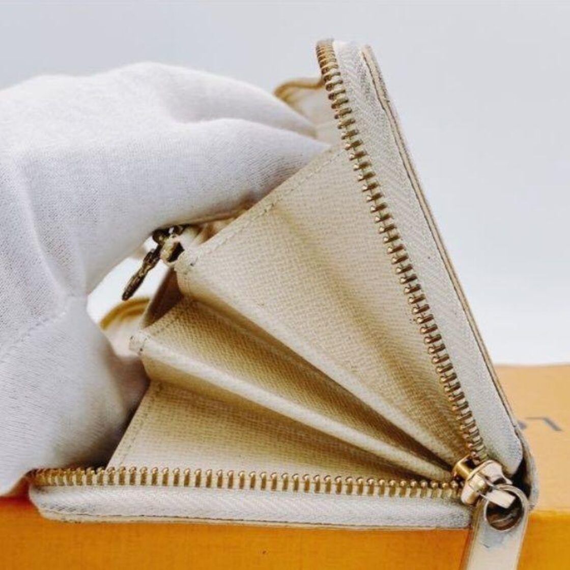 ルイヴィトン 長財布 白 憎い 良品 ダミエ アズール ジッピーウォレット 